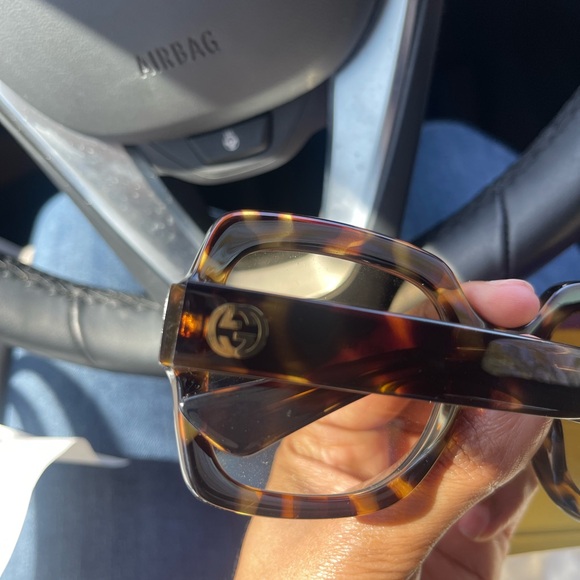 Gucci Tortoiseshell Sunglasses - Picture 6 of 9